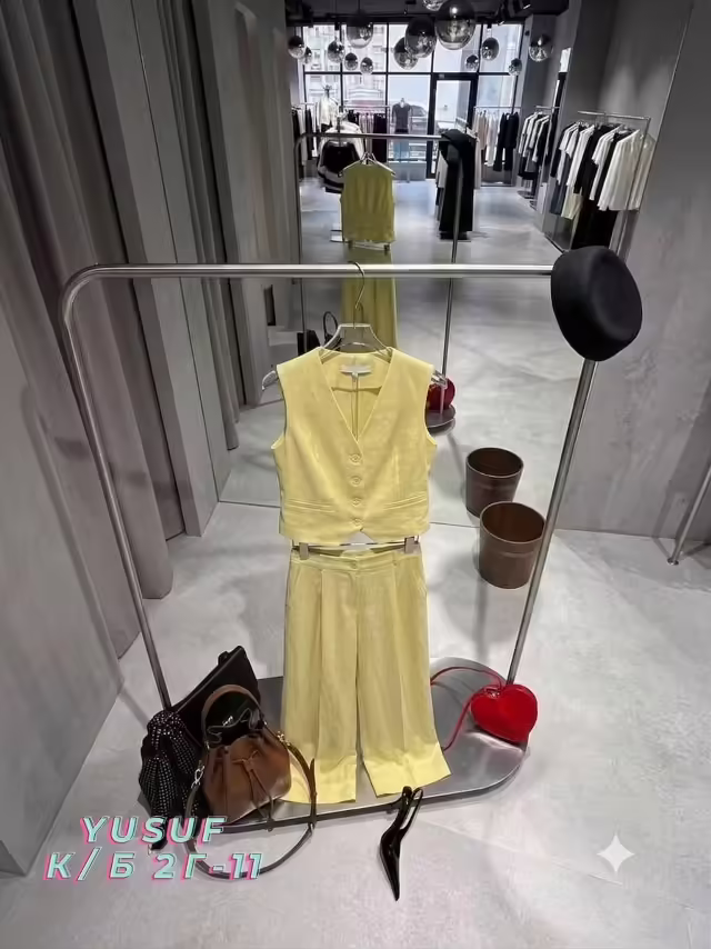 Стильные женские костюмы