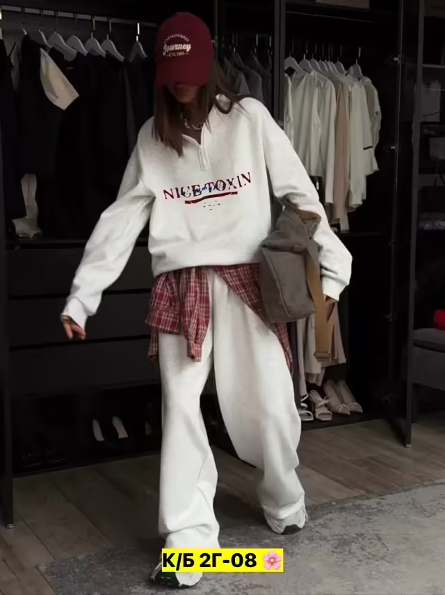 Спортивные женские костюмы
