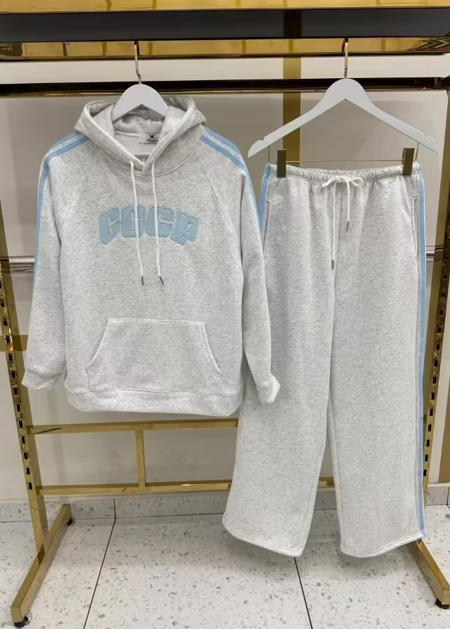 Спортивные женские костюмы