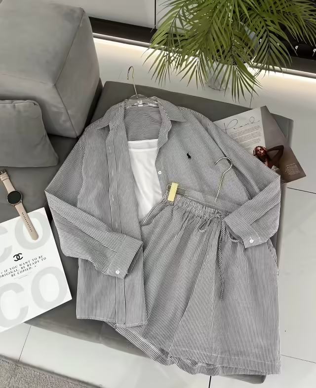 Стильные женские костюмы