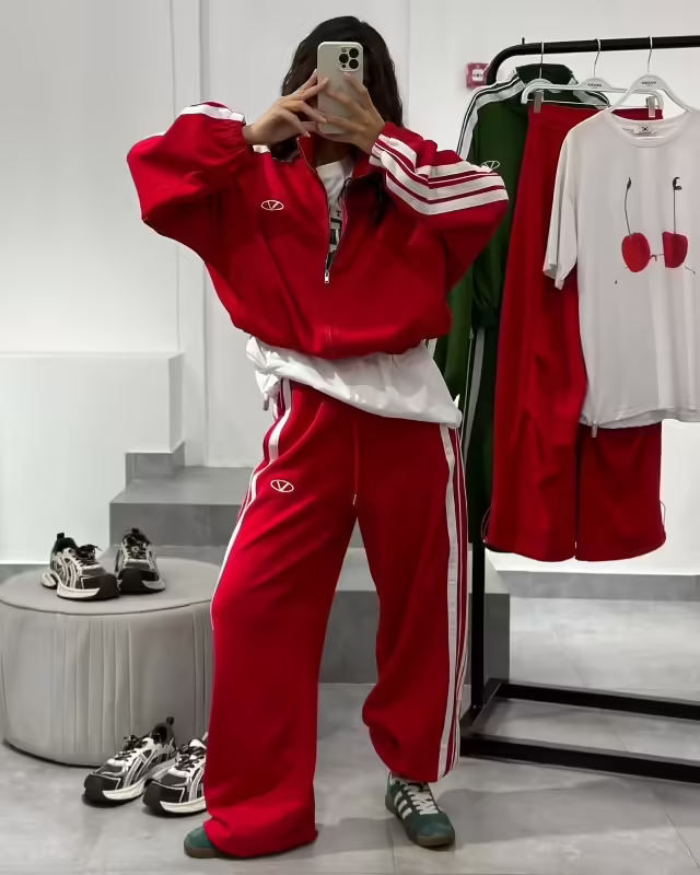Спортивные женские костюмы. фото 3