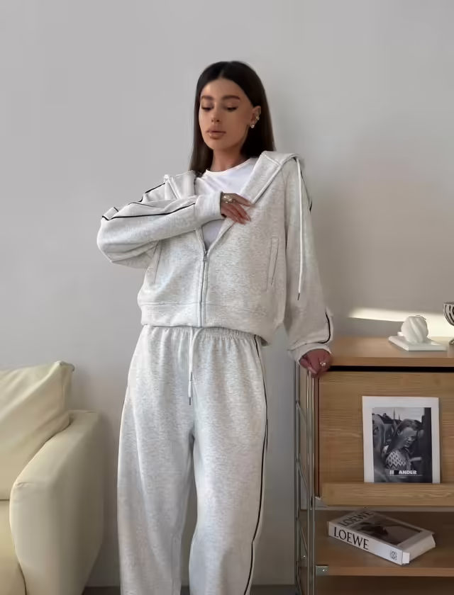 Женские костюмы