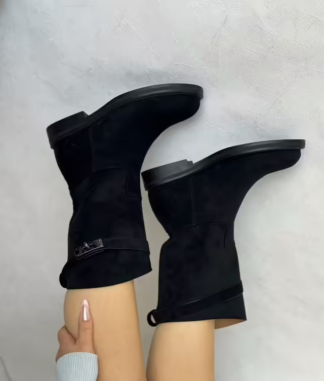 Женские сапоги