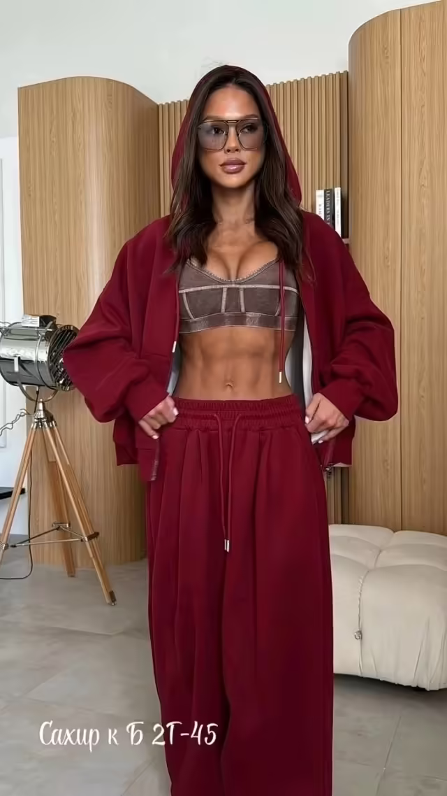 Спортивные женские костюмы