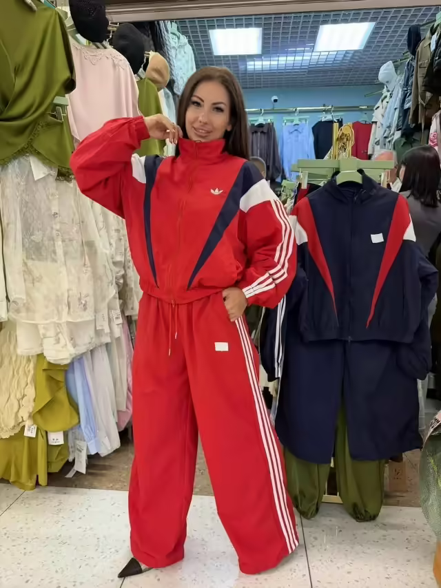 Стильные женские костюмы
