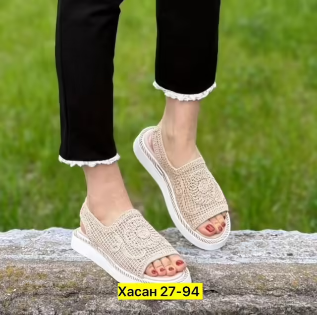 Женские босоножки
