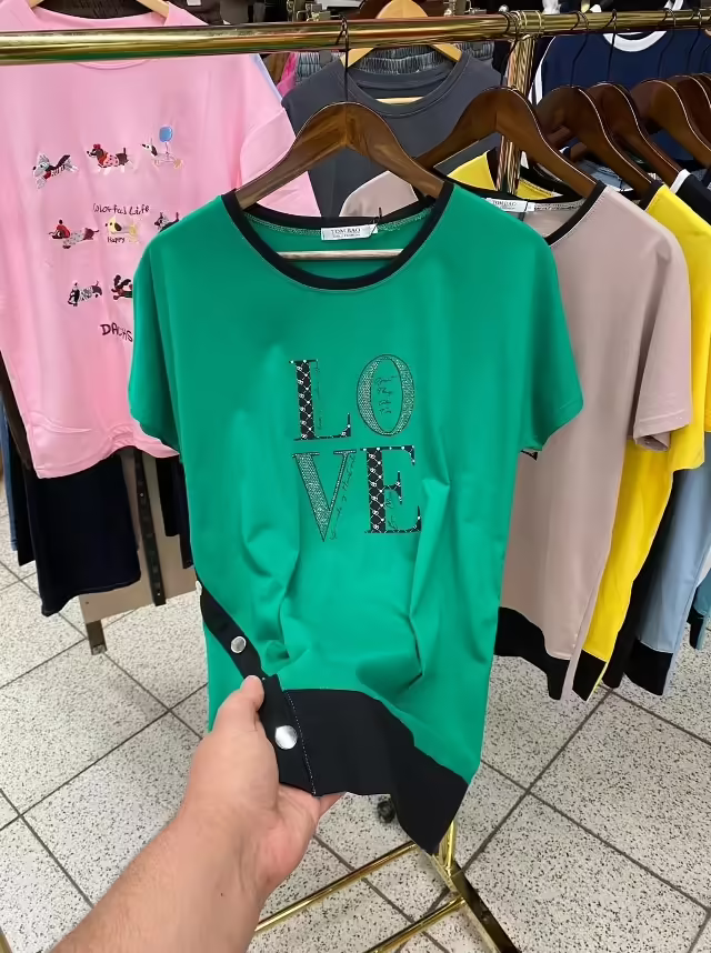Нереальные красивые женские футболки