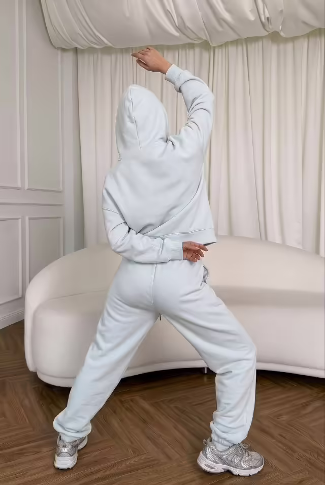 Уютные спортивные стильные женские костюмы