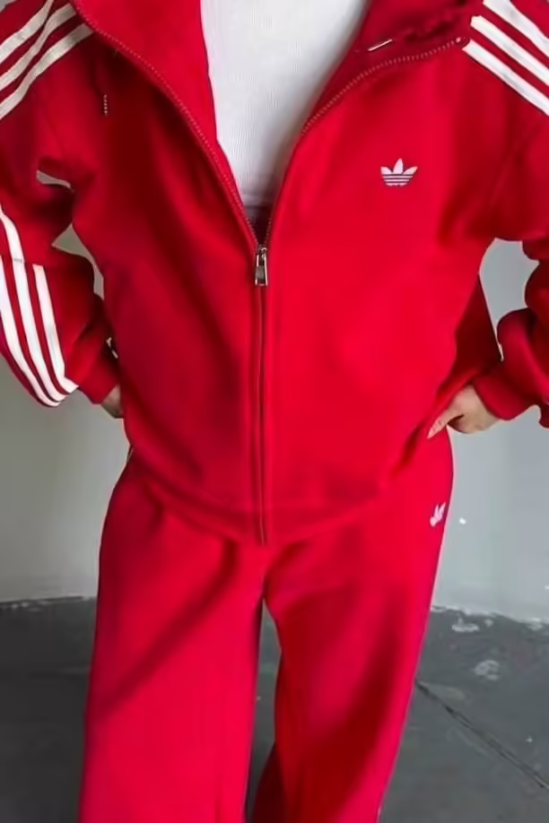 Женские костюмы