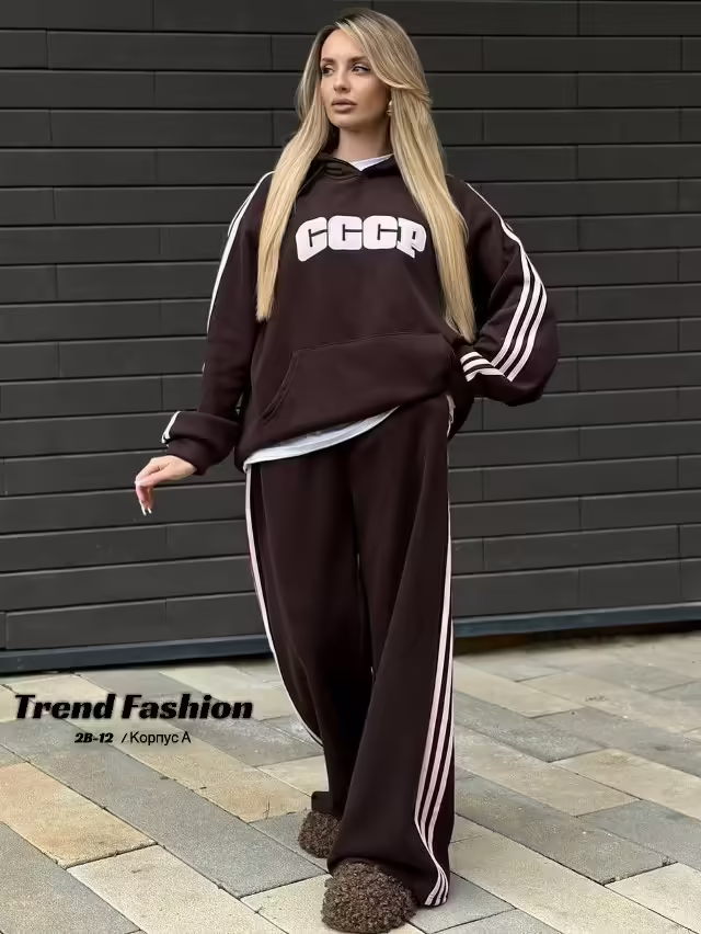 Спортивные женские костюмы