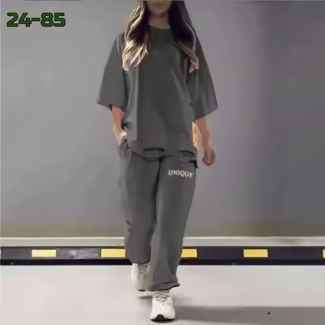 Базовые нежные идеальные свободные мягкие стильные женские костюмы на каждый день