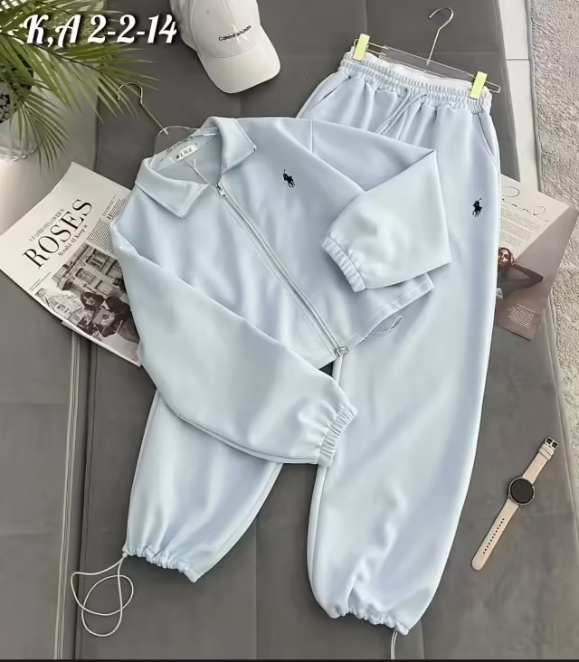 Женские костюмы
