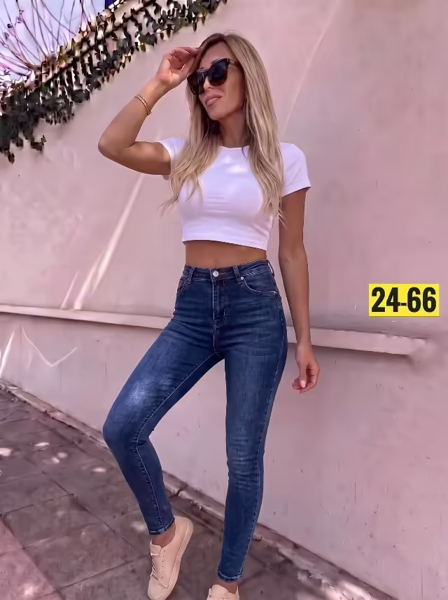 Женские джинсы