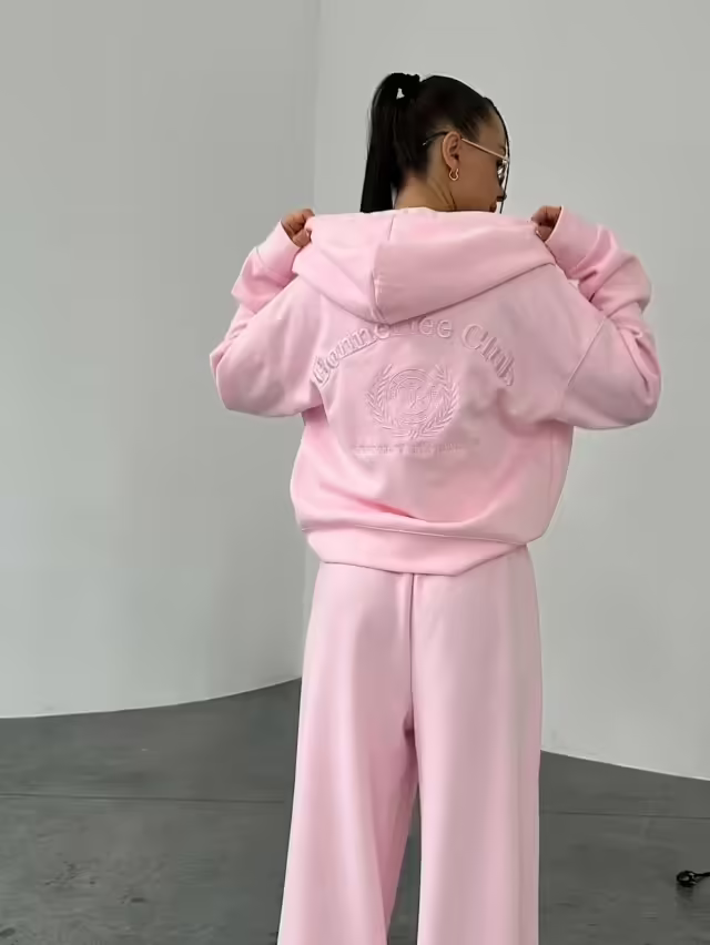 Женские костюмы
