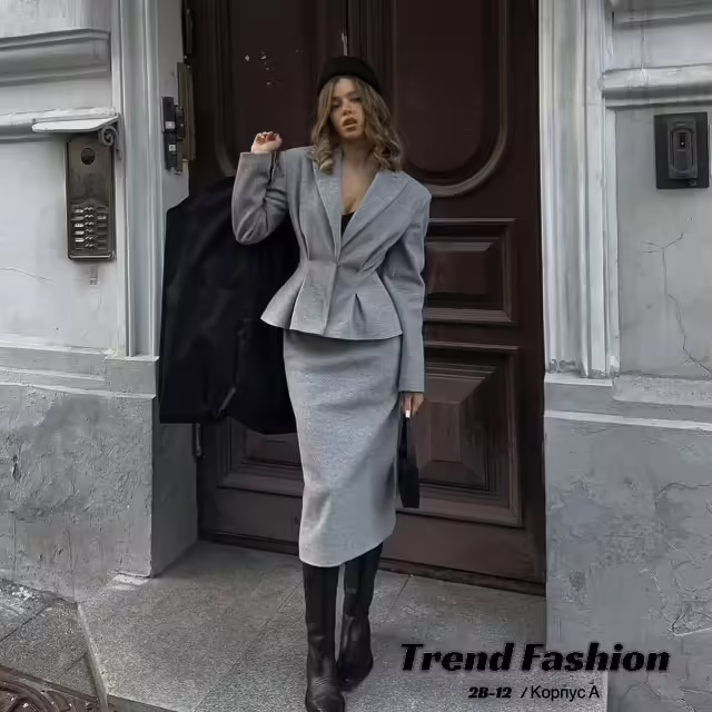 Женские костюмы