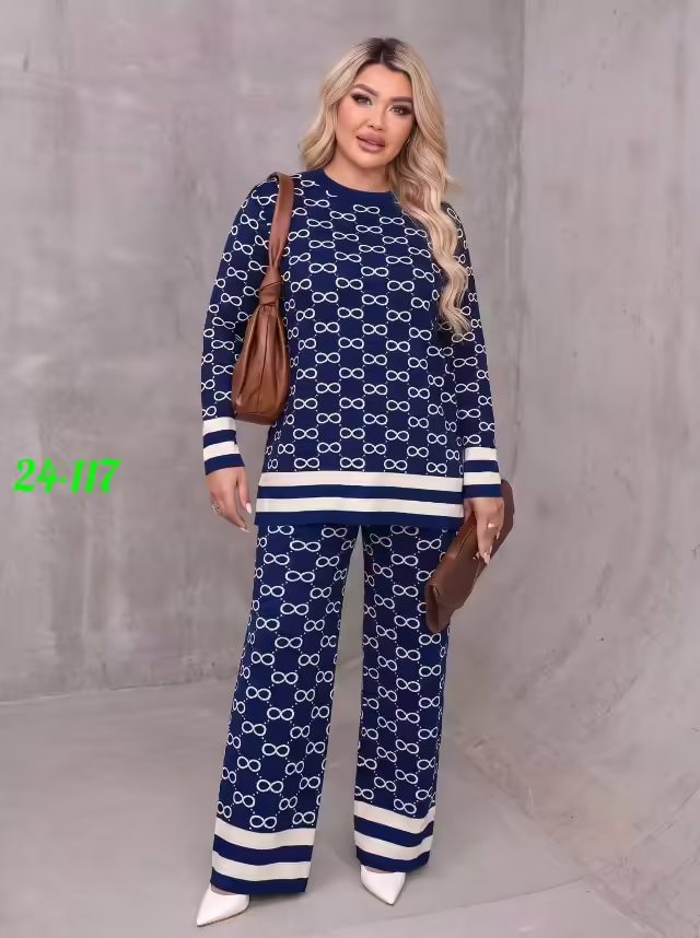 Женские костюмы. фото 3