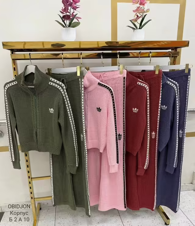Роскошные женские костюмы. фото 2