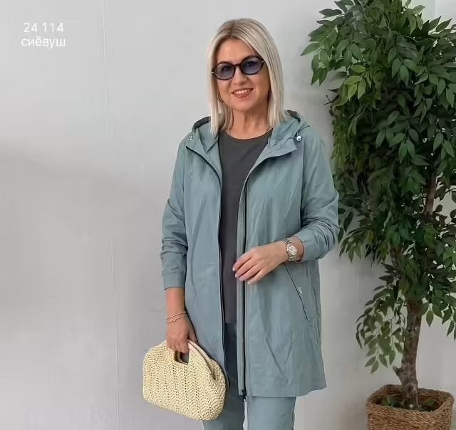 Женские ветровки