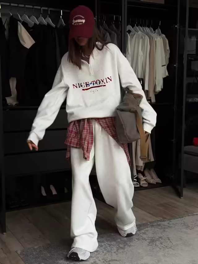Трендовые модные женские костюмы