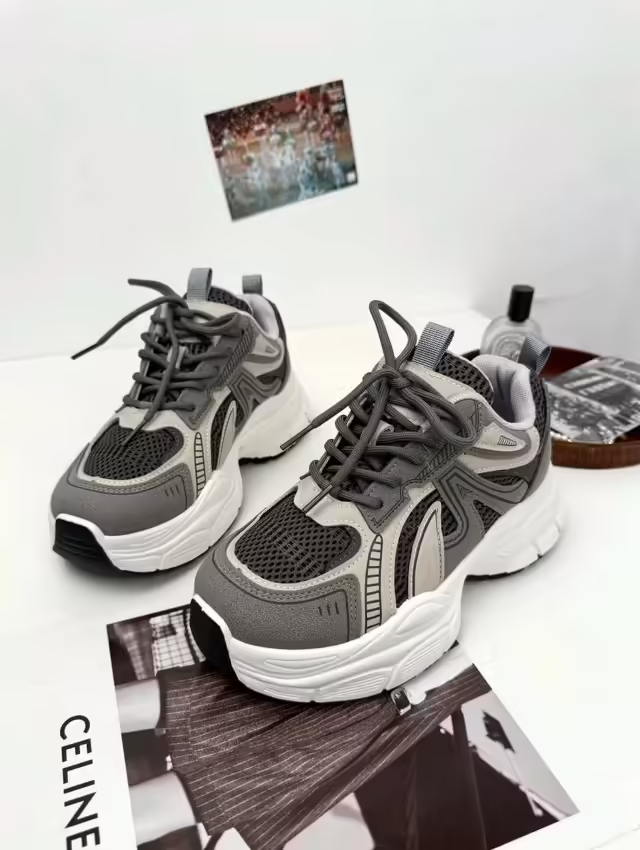 Женские кроссовки на платформе