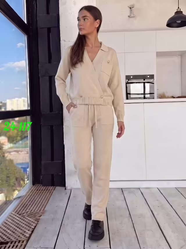 Женские костюмы