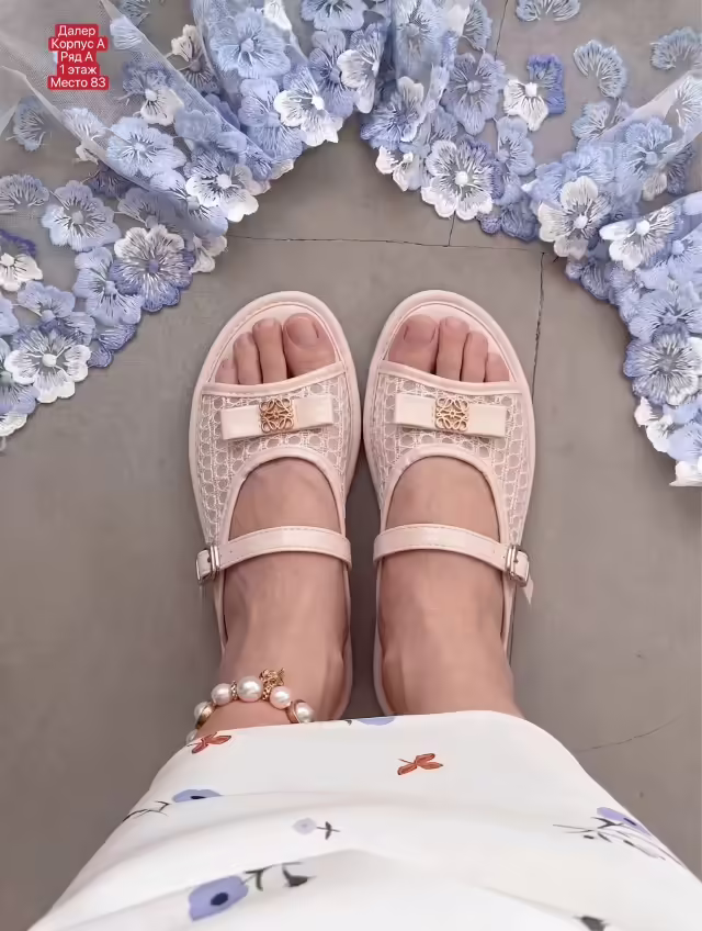 Женские босоножки