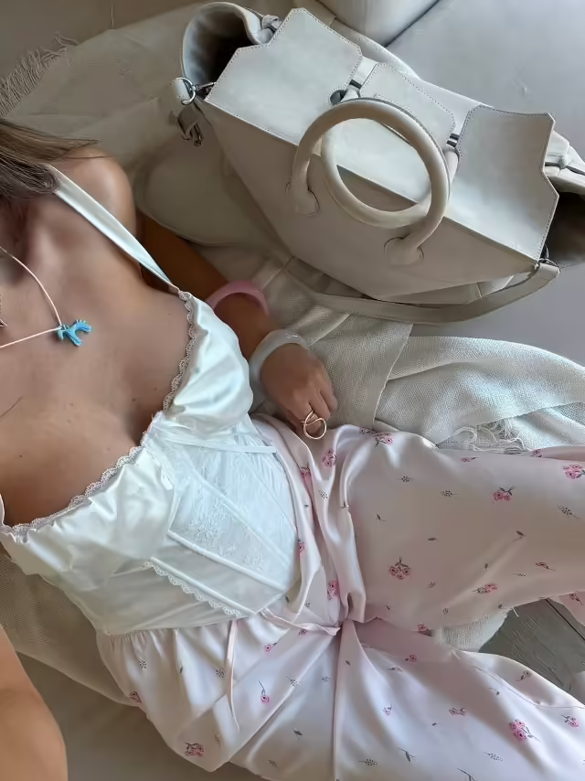 Летние цветочные нежные женские штаны с принтом на резинке
