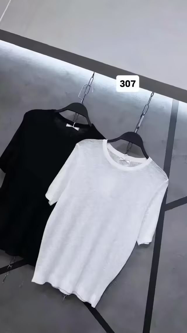 Нежные женские футболки
