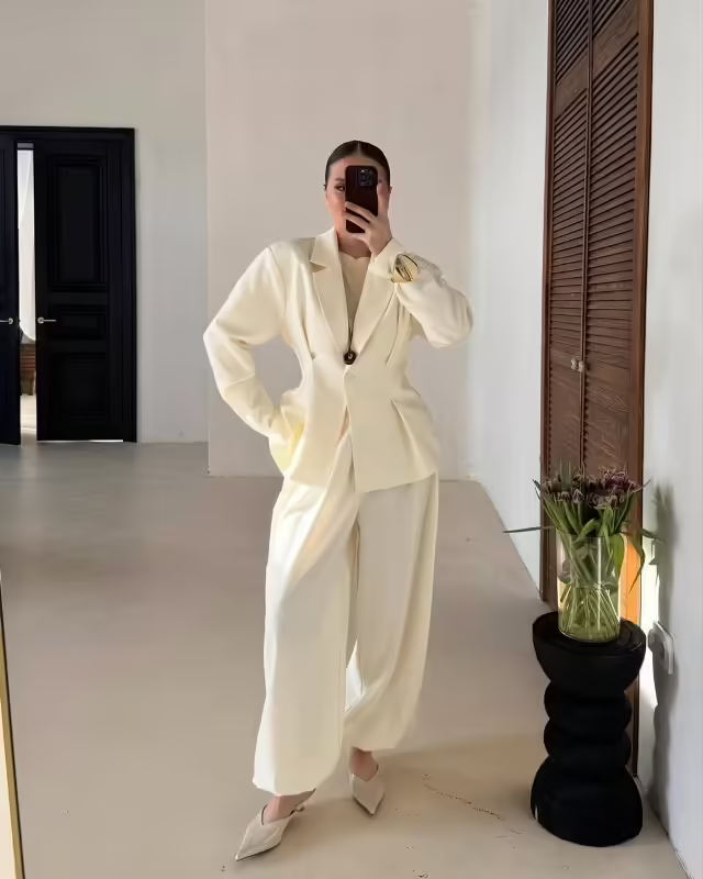 Женские костюмы. фото 3