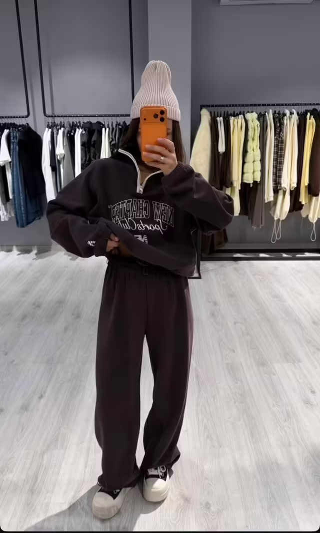 Спортивные женские костюмы