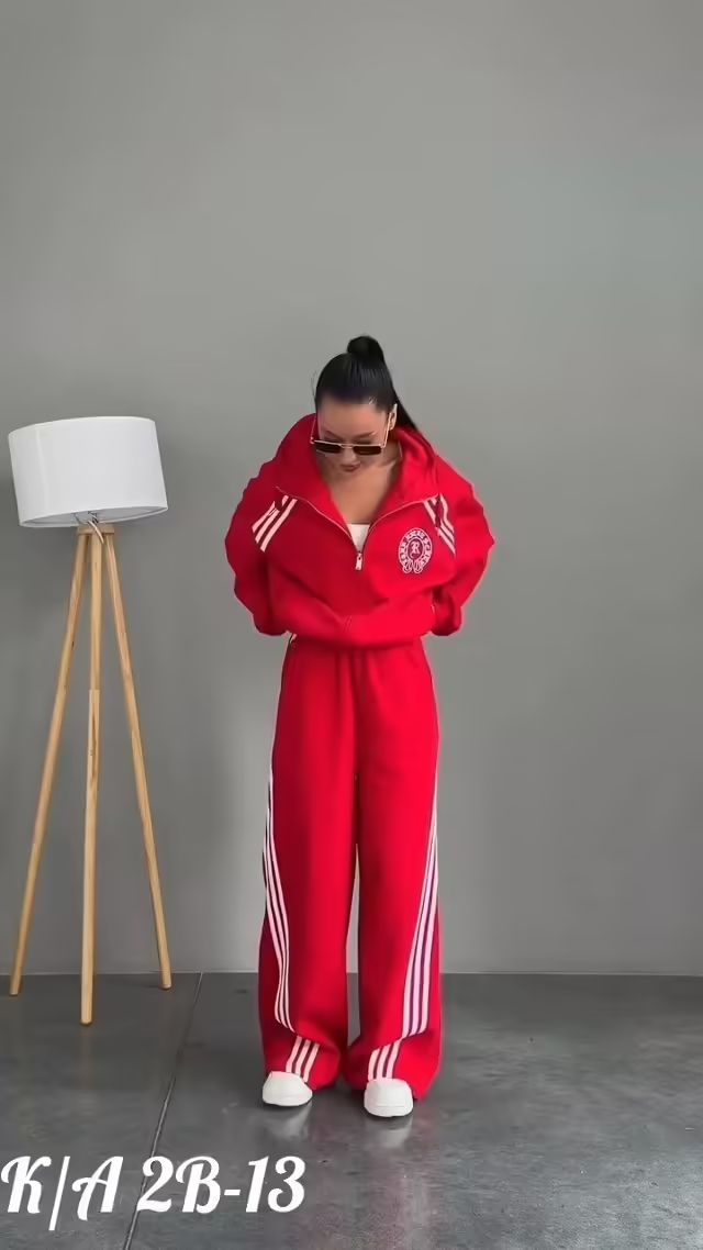 Спортивные женские костюмы