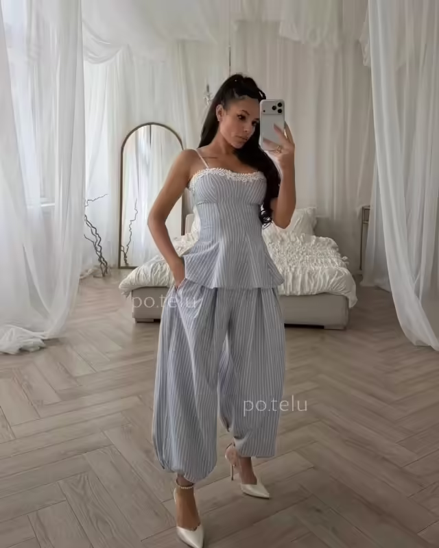 Женские костюмы двойки на лямках