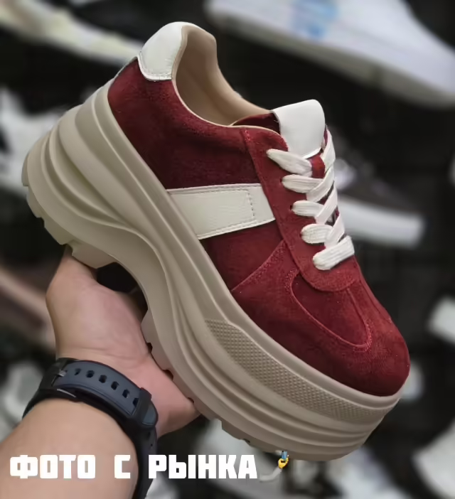 Женские кроссовки на платформе