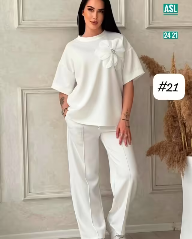 Женские костюмы