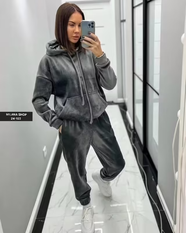 Женские костюмы