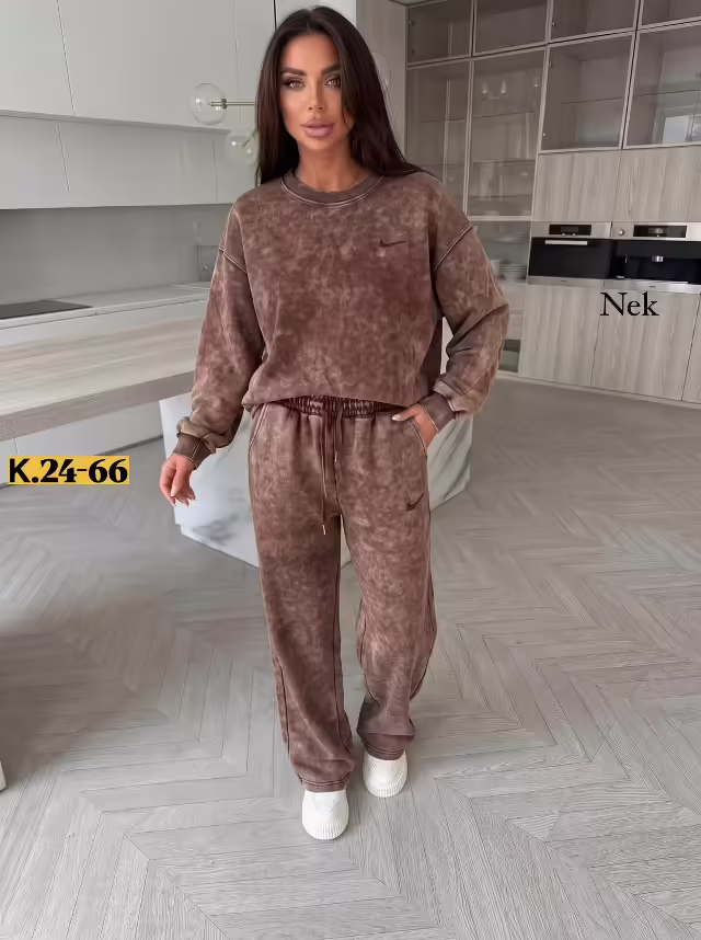 Женские костюмы