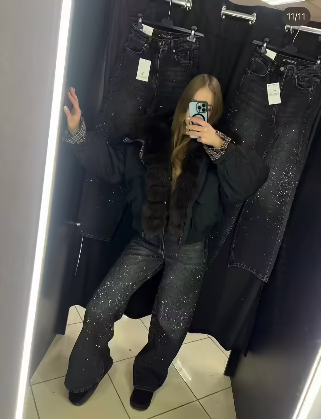 Женские джинсы со стразами