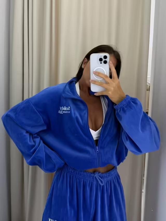 Спортивные женские костюмы