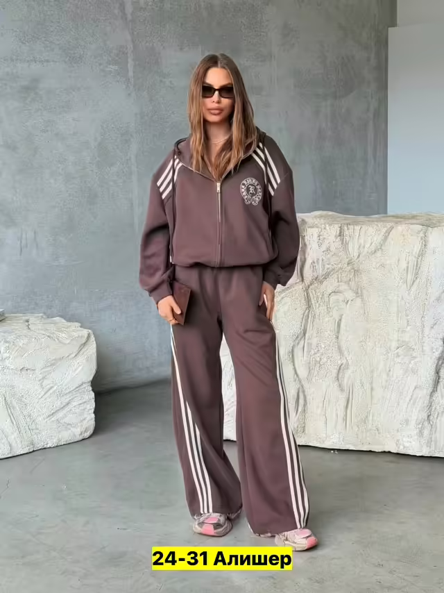 Спортивные женские костюмы