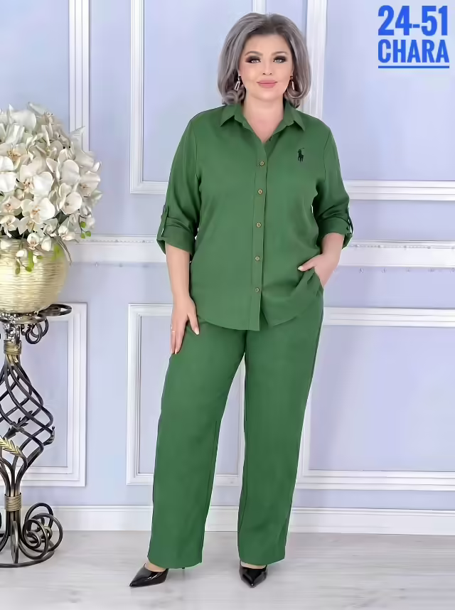 Стильные женские костюмы