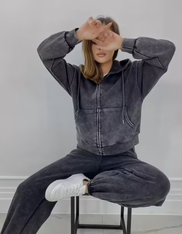 Женские костюмы