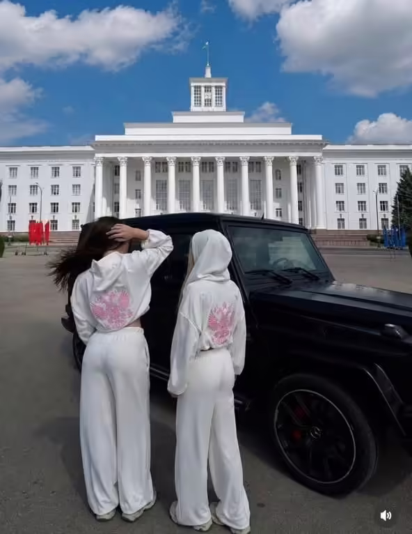 Невероятные идеальные комфортные трендовые свободные мягкие стильные женские костюмы на каждый день. фото 3