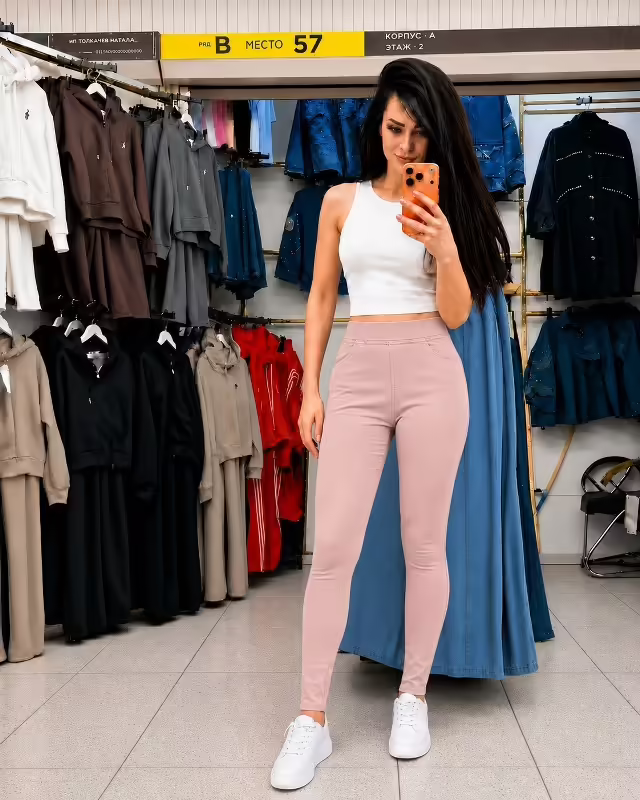 Тонкие женские джинсы. фото 2