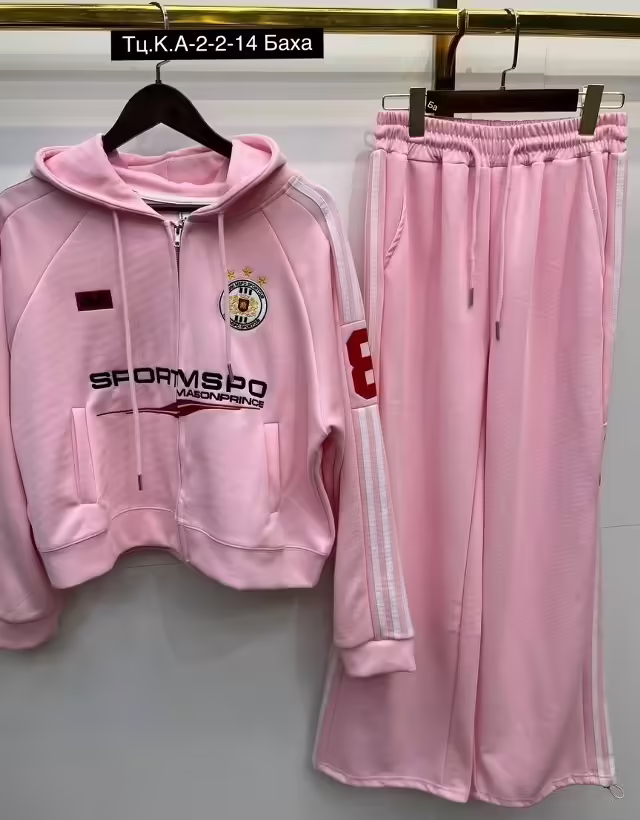Спортивные женские костюмы. фото 2