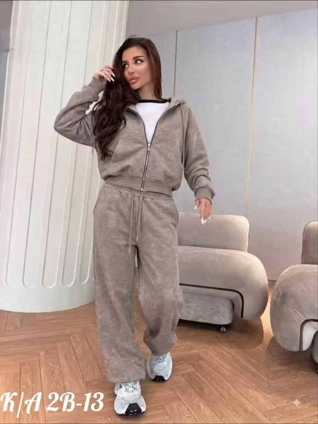 Женские костюмы