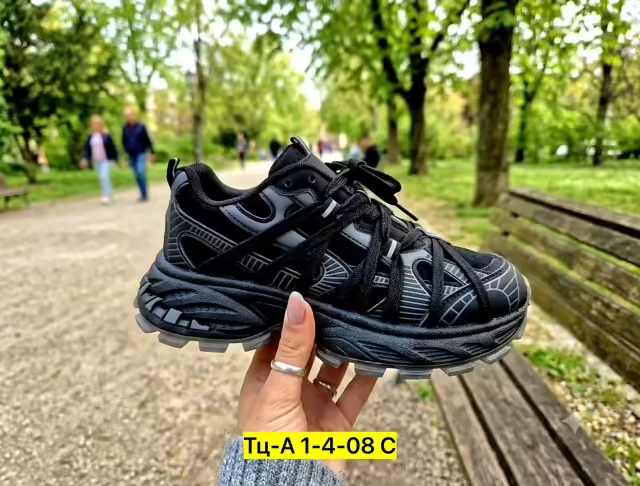 Женские кроссовки. фото 3