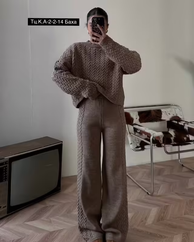 Стильные женские костюмы
