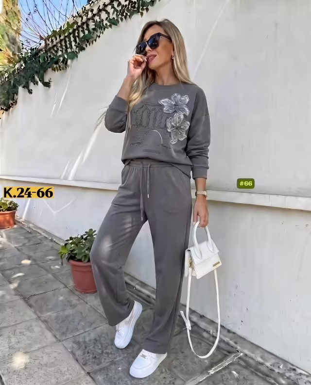 Женские костюмы
