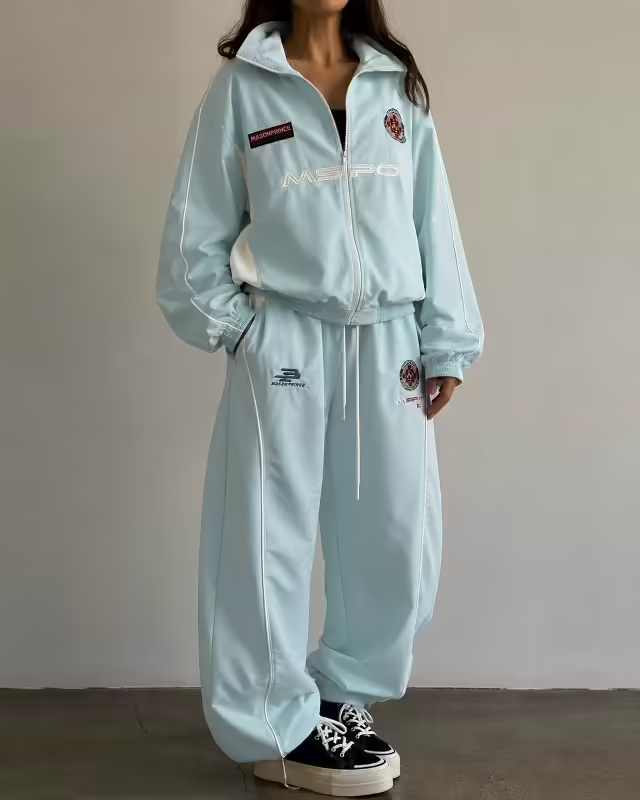Спортивные женские костюмы. фото 2