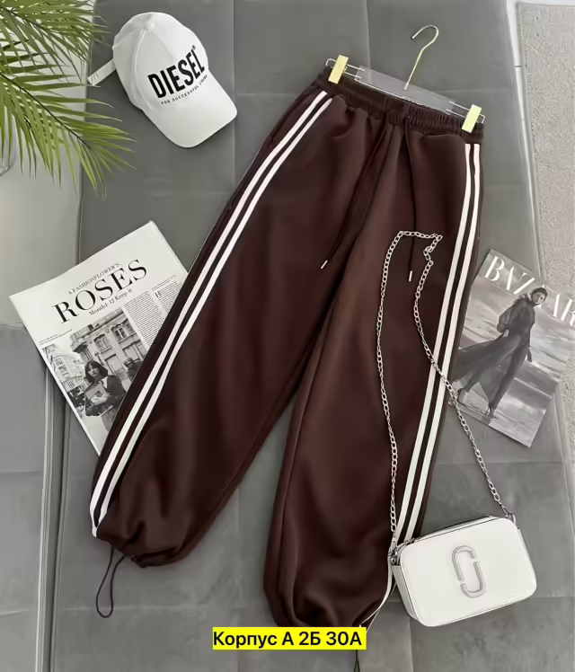 Спортивные женские штаны. фото 2